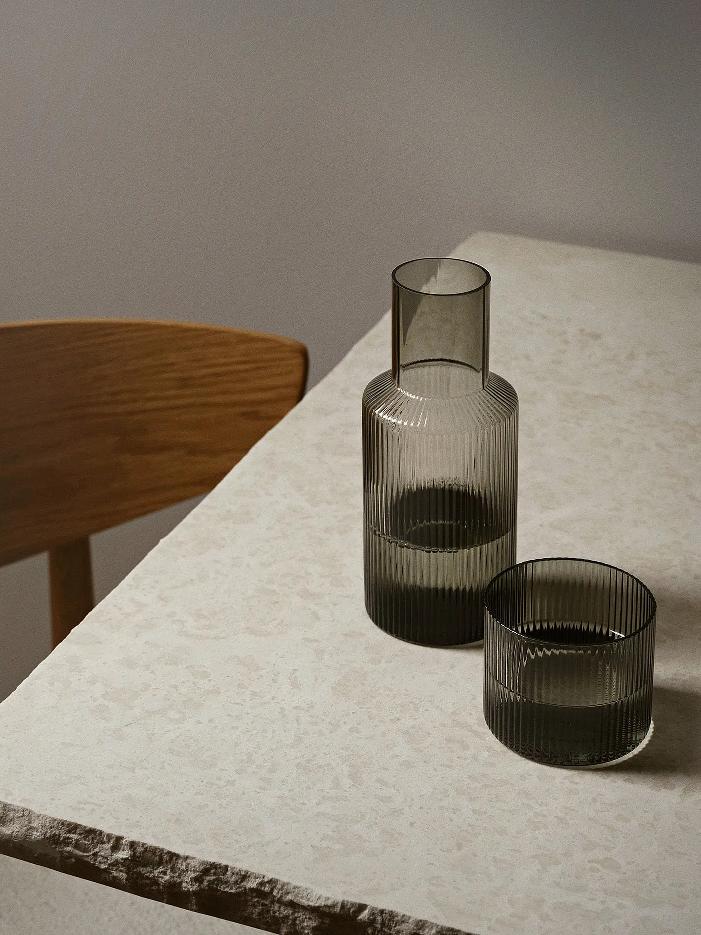 FERM LIVING | Karaffen Set Ripple Small Smoked Grey | 